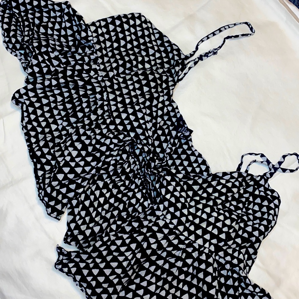 Forever 21 Black and white crop top. Size large. Tie up in front.